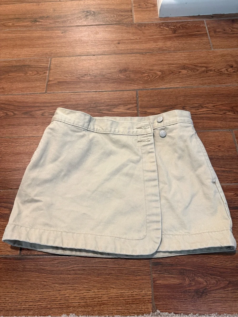 ✨Levi’s Wrap Around Skirt Women’s Cream Casual Safari